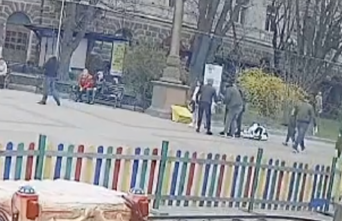 В Тернополі дитина на іграшковій машині збила пенсіонерку / скріншот