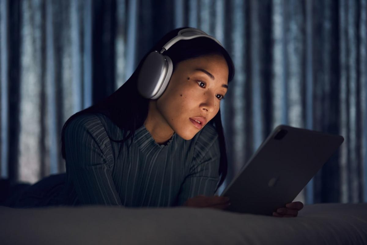 AirPods Max - лучшие наушники с шумоподавлением, которые можно купить в 2023 / фото Apple AirPods Max - лучшие наушники с шумоподавлением, которые можно купить в 2023 / фото Apple