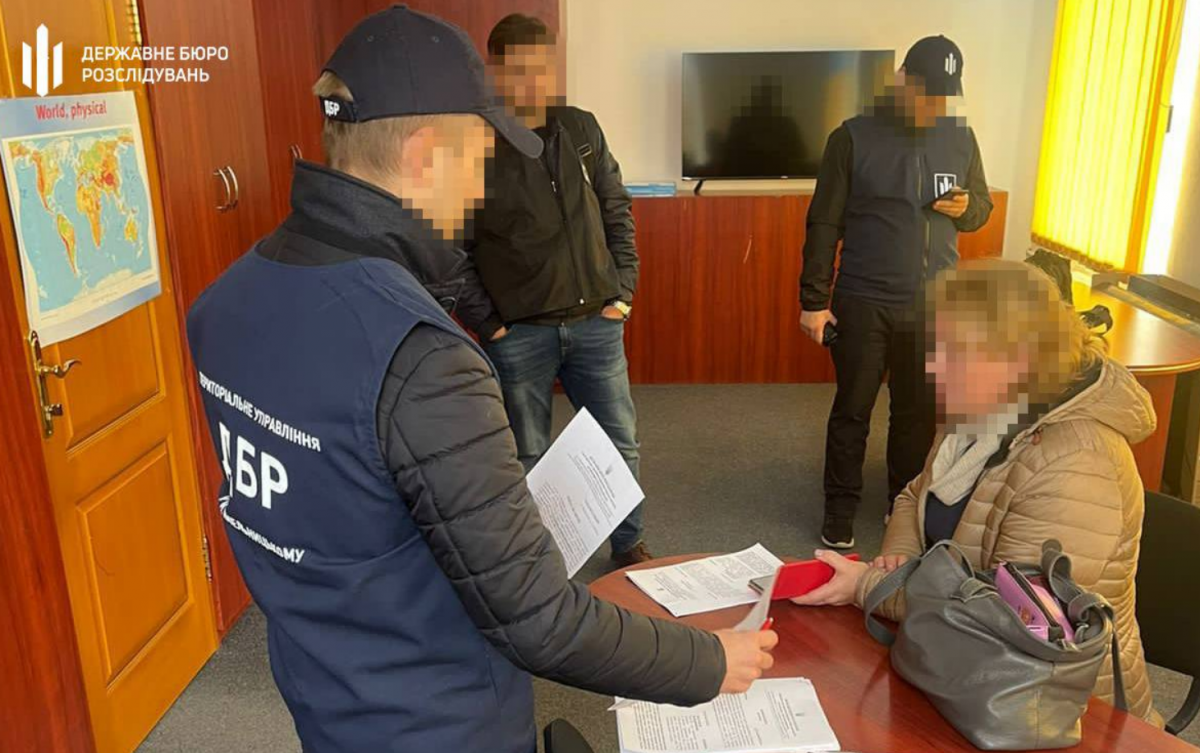 В Житомире женщина отрицала агрессию РФ / фото ГБР В Житомире женщина отрицала агрессию РФ / фото ГБР