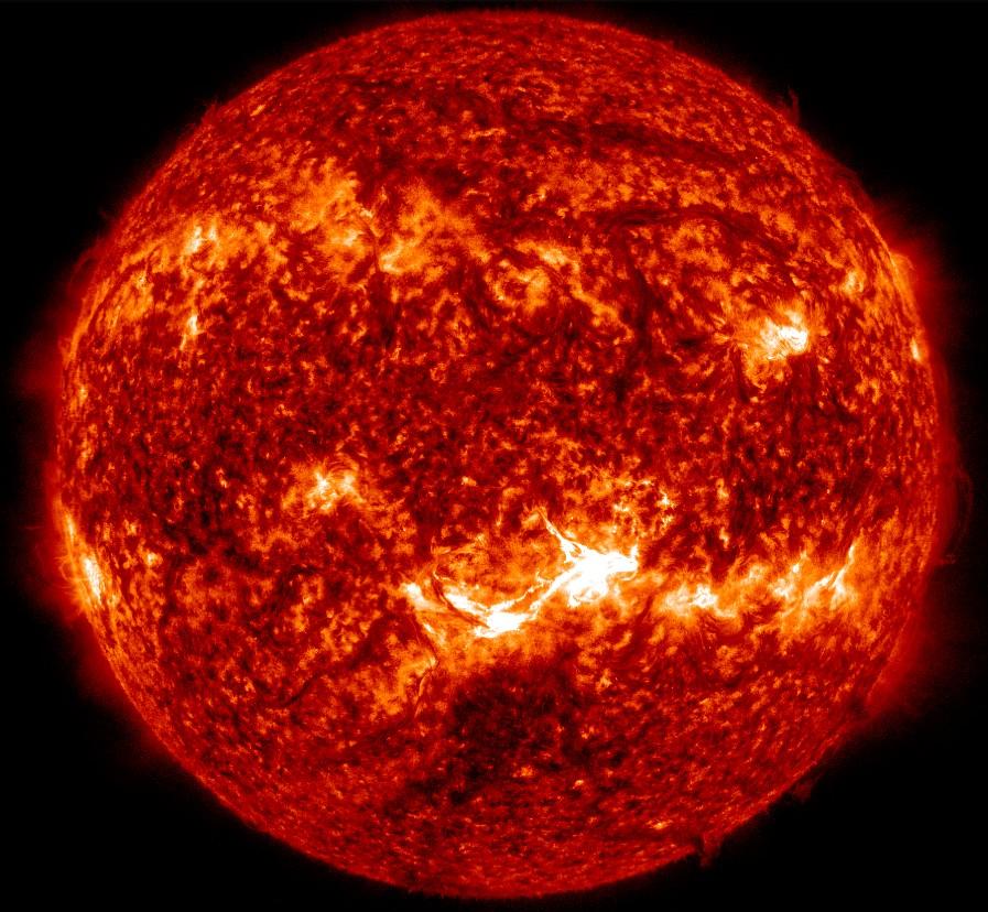 Вспышка произошла на обращенной к Земле стороне Солнца / фото NASA SDO/AIA 304 Вспышка произошла на обращенной к Земле стороне Солнца / фото NASA SDO/AIA 304