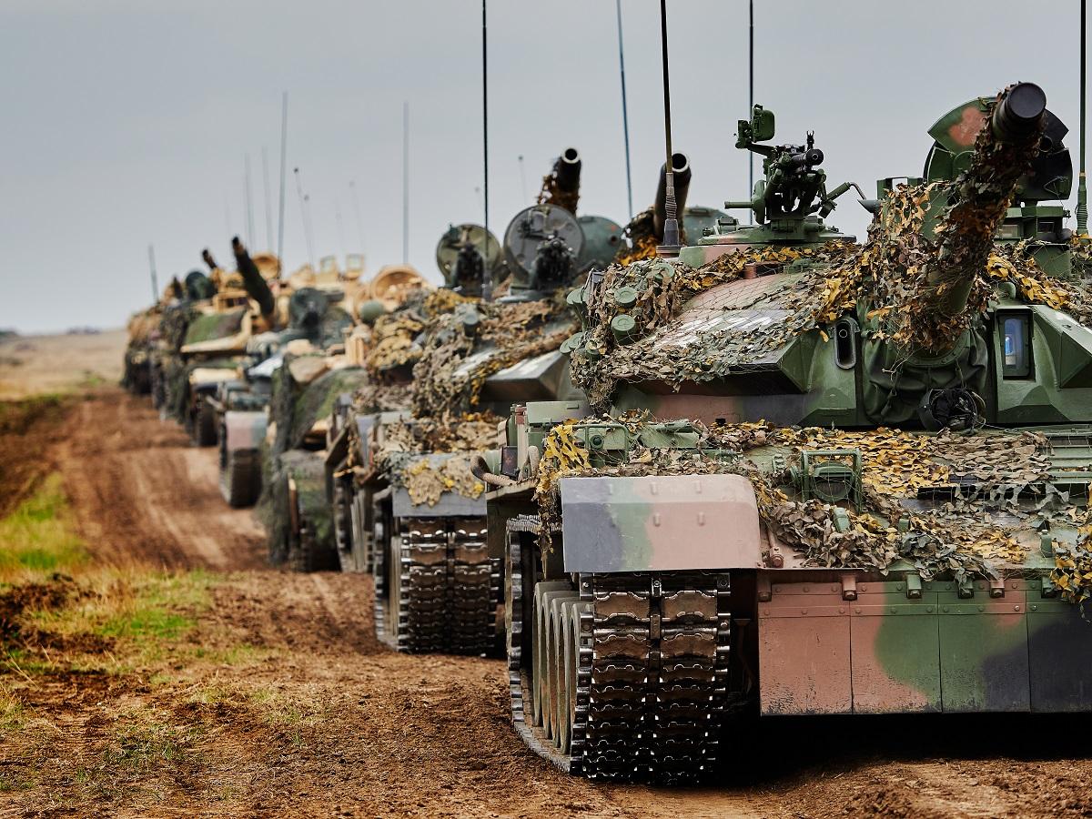 С начала полномасштабного вторжения РФ Чехия поставила Украине боевые вертолеты, танки и БМП на сумму 6,2 млрд крон / фото ua.depositphotos.com