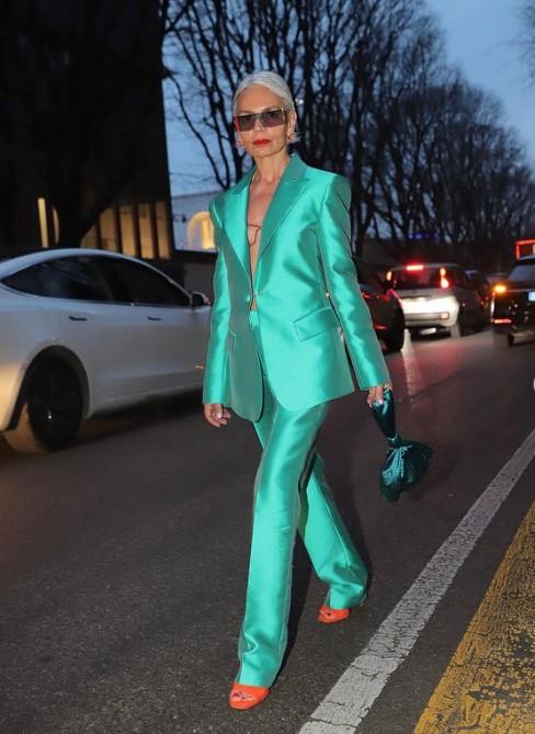 Викиньте це негайно: який одяг заборонено носити жінкам після 50