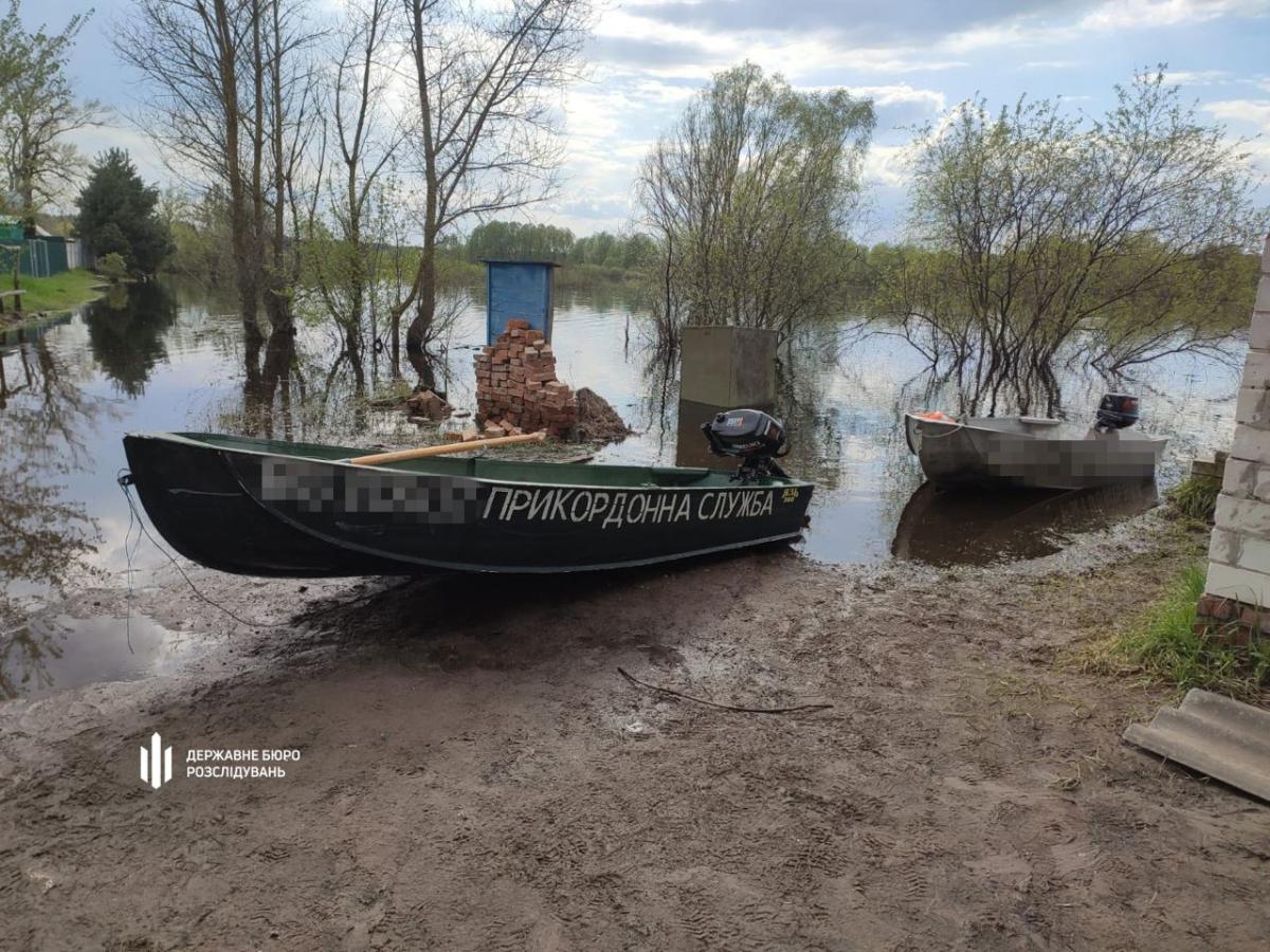 Човен з військовослужбовцями почав набирати воду та затонув / фото ДБР Човен з військовослужбовцями почав набирати воду та затонув / фото ДБР