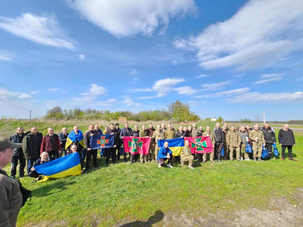 Из российского плена удалось освободить еще более 40 украинцев / фото Telegram / Андрей Ермак Из российского плена удалось освободить еще более 40 украинцев / фото Telegram / Андрей Ермак