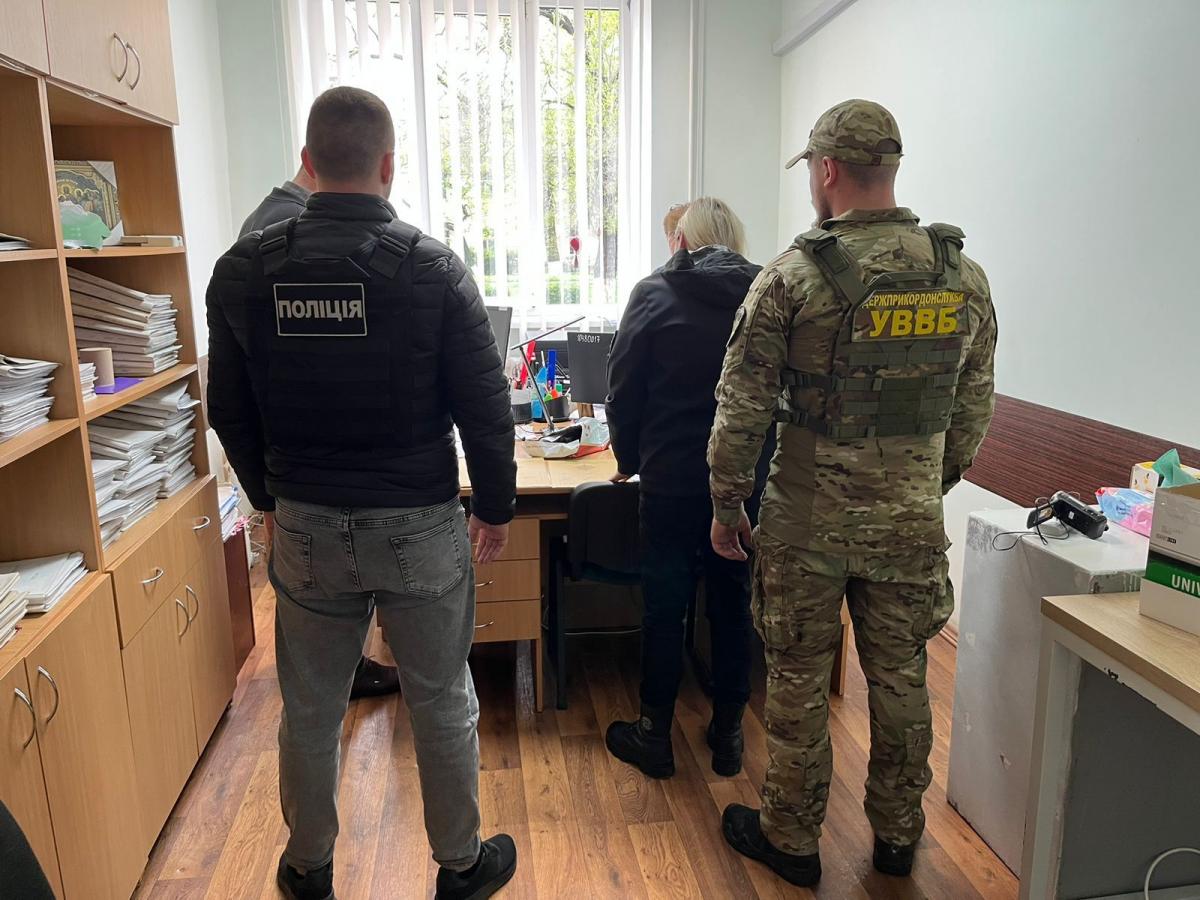 В Одесской области орагнизировали схему выезда мужчин за границу по поддельным документам / фото ГПСУ В Одесской области орагнизировали схему выезда мужчин за границу по поддельным документам / фото ГПСУ