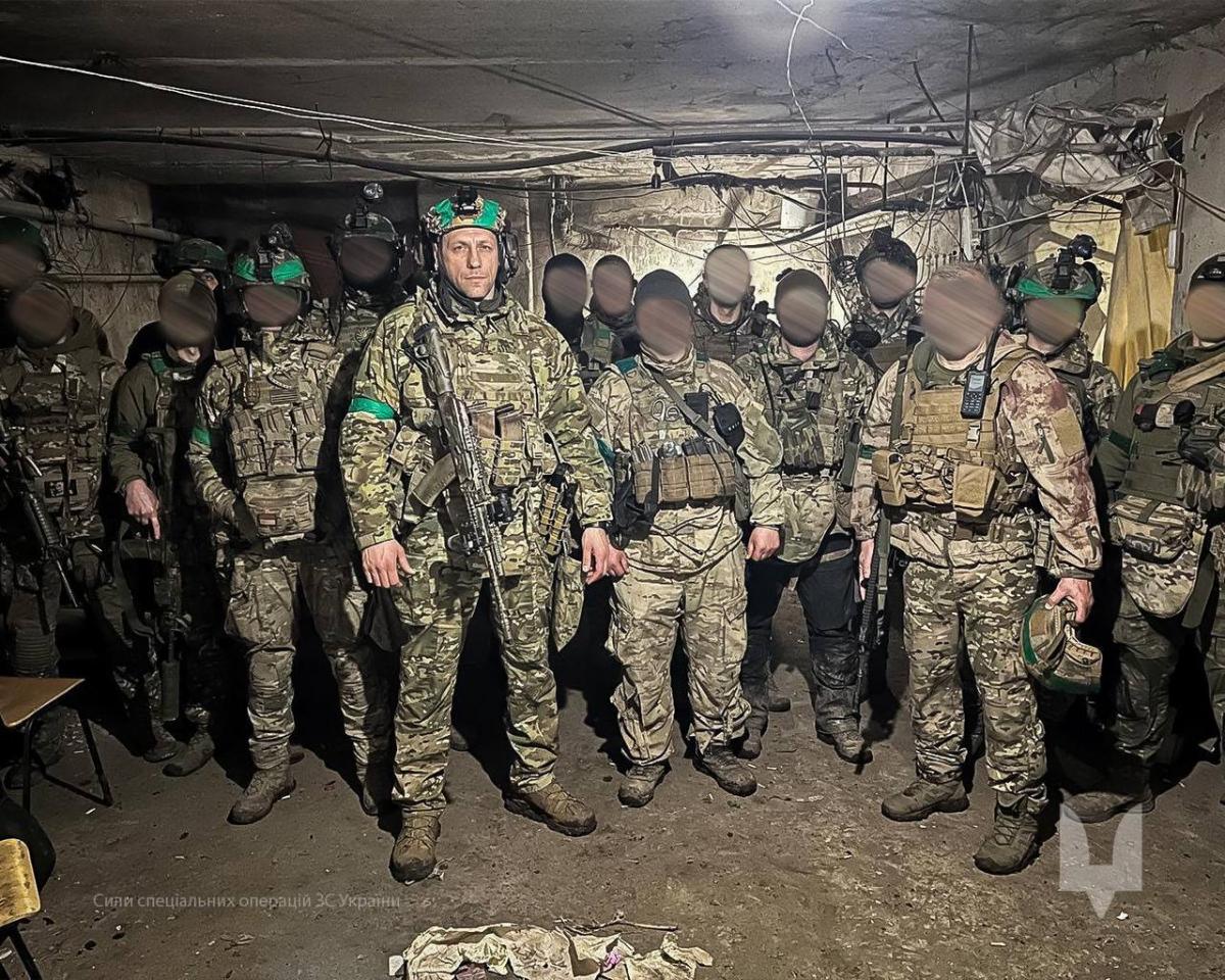 Хоренко приехал в Бахмут с группой воинов ССО / ССО Хоренко приехал в Бахмут с группой воинов ССО / ССО