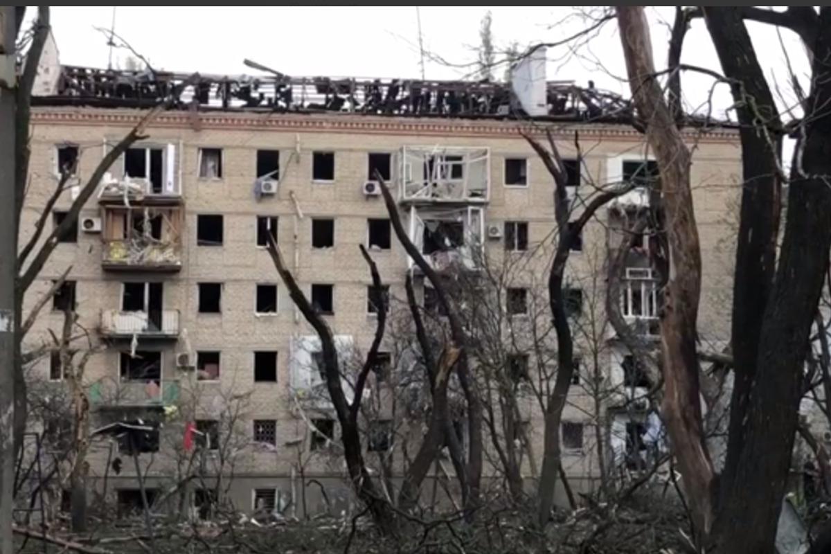 Зеленский показал последствия удара по дому в Николаеве / скриншот