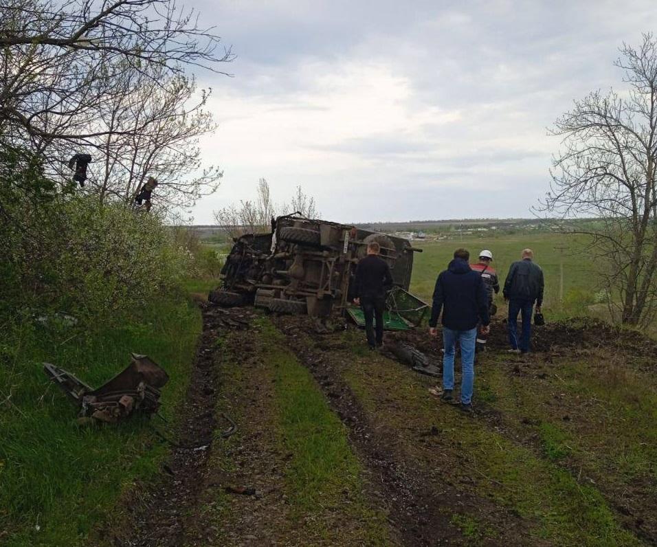 На Харківщині росіяни обстріляли прикордонні райони, на міні підірвалась бригада обленерго На Харківщині росіяни обстріляли прикордонні райони, на міні підірвалась бригада обленерго
