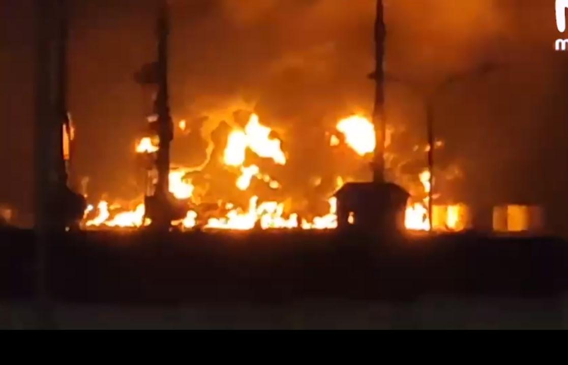 Fuel tank on fire in Crimea / screenshot Fuel tank on fire in Crimea / screenshot