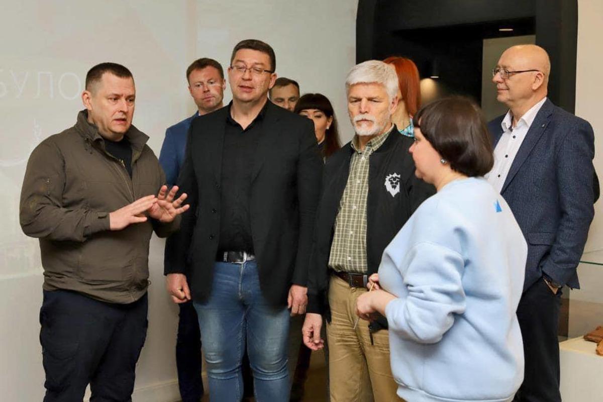 Президент Чехии посетил Днепр, который собрался отстроить / фото t.me/borys_filatovv