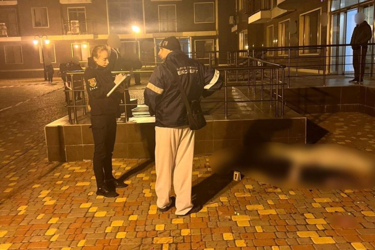 В Одесі жінка та дитина випали з 16 поверху / фото od.npu.gov.ua В Одесі жінка та дитина випали з 16 поверху / фото od.npu.gov.ua