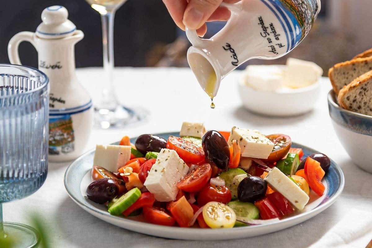 Салат греческий классический, пошаговый рецепт с фото на ккал