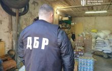 В Днепропетровской области "накрыли" склад с 3 тоннами краденых продуктов для военных