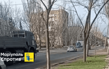 Российские оккупанты поменяли позиции военной техники в районе Мариуполя (видео)