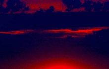 В Черном море на "вишках Бойко" почти год пылает пожар, который загрязняет окружающую среду