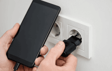 Як правильно ставити смартфон на зарядку: більшість користувачів допускають цю помилку