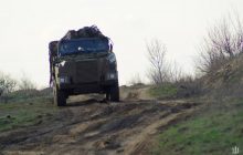 Залужний показав, як штурмовики використовують БТРи Bushmaster на Бахмутському напрямку (фото)