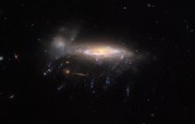 Hubble сфотографировал загадочную галактику с "щупальцами" (фото)