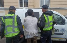 На Львовщине нетрезвая женщина совершила ДТП и напала с мачете на полицейских