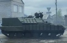Загадочный гибрид: переделанный под БМП танк Т-64 показали на видео