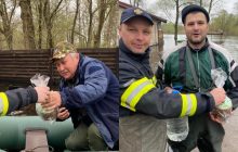 Не лишились без свята через небувалу повінь: ДСНС човнами доставила паски на Черкащину (фото)