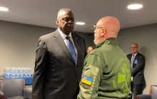 "Рамштайн" з авіації та ППО: Остін зустрівся з Резніковим і зробив заяву (відео)