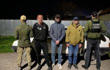 На Закарпатті прикордонники затримали 11 чоловіків, які намагалися втекти з України