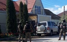 В Крыму оккупанты ворвались с обыском к правозащитнику Джеппарову и забрали его