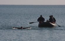 "Гребите сильнее, враженьки": российские военные на Запорожье отбирают катера у рыбаков