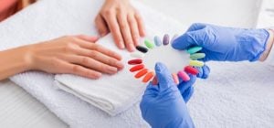 Как "омолодить" руки после 40: правила и свежие тренды маникюра