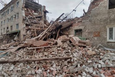 Россияне ударили по Авдеевке: ракеты попали в админздание и инфраструктурный объект (фото)