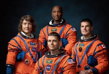 У NASA назвали імена астронавтів, які вперше за півстоліття полетять до Місяця (фото)
