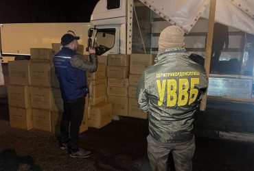 Замість допомоги ЗСУ - вінілові програвачі: розкрито злочинну схему (фото)