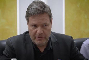 Мені дуже соромно: віце-канцлер Німеччини вибачився за зволікання з поставками зброї