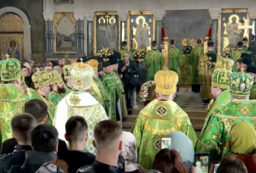 Епіфаній у Вербну неділю проводить службу у Лаврі (відео)