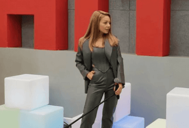 Тина Кароль в кожаном костюме произвела фурор (фото)