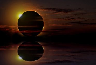 Будет сложно, но интересно: что готовит коридор затмений в апреле