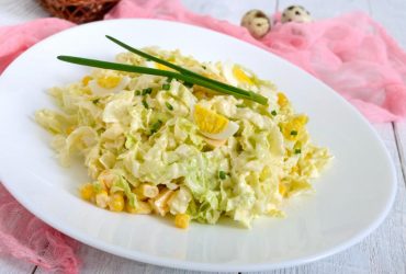 Необычные рецепты салатов из пекинской капусты: варианты, о которых мало кто знает