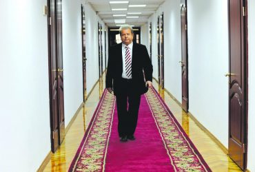 Напередодні тридцятиріччя на посаді ректора Університету культури Михайло Поплавський вирішив піти з посади