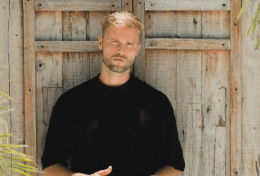 Холостяк Топольский впервые показал свою девушку-красотку