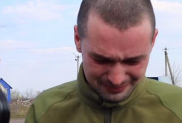 Мамуля, я в Україні: хлопець не стримав сліз, повернувшись з полону РФ (фото, відео)