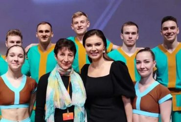 Любовница Путина вышла в свет: ей пришлось срочно менять гардероб (фото)