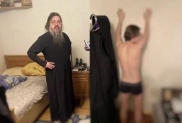 В Чернівцях побили єпископа УПЦ МП, якого заскочили в ліжку з хористом (відео)
