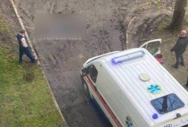 У Львові з вікна університету випав 18-річний студент