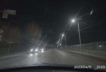 В РФ впав невідомий об'єкт та з'явилися дивні вогнянні кільця (відео)