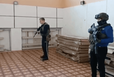 У Маріуполі окупанти вчать школярів вбивати (відео)