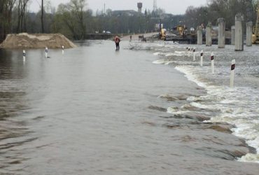 Потоп на Київщині: поліція попередила про напружену ситуацію через розмиття дамби (фото)