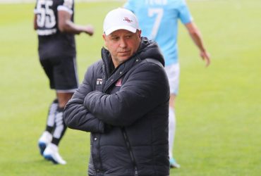 Матч між Минаєм і Кривбасом в УПЛ завершився сенсацією та скандалом із вилученням тренера (відео)