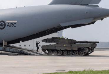 Обіцяні Канадою танки Leopard для України вже в Польщі (фото)