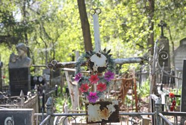 Названо області, мешканцям яких краще відмовитися від відвідування кладовищ на Великдень